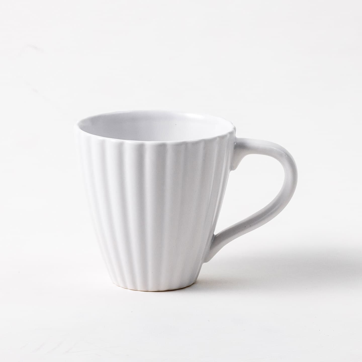 WHITE MUG