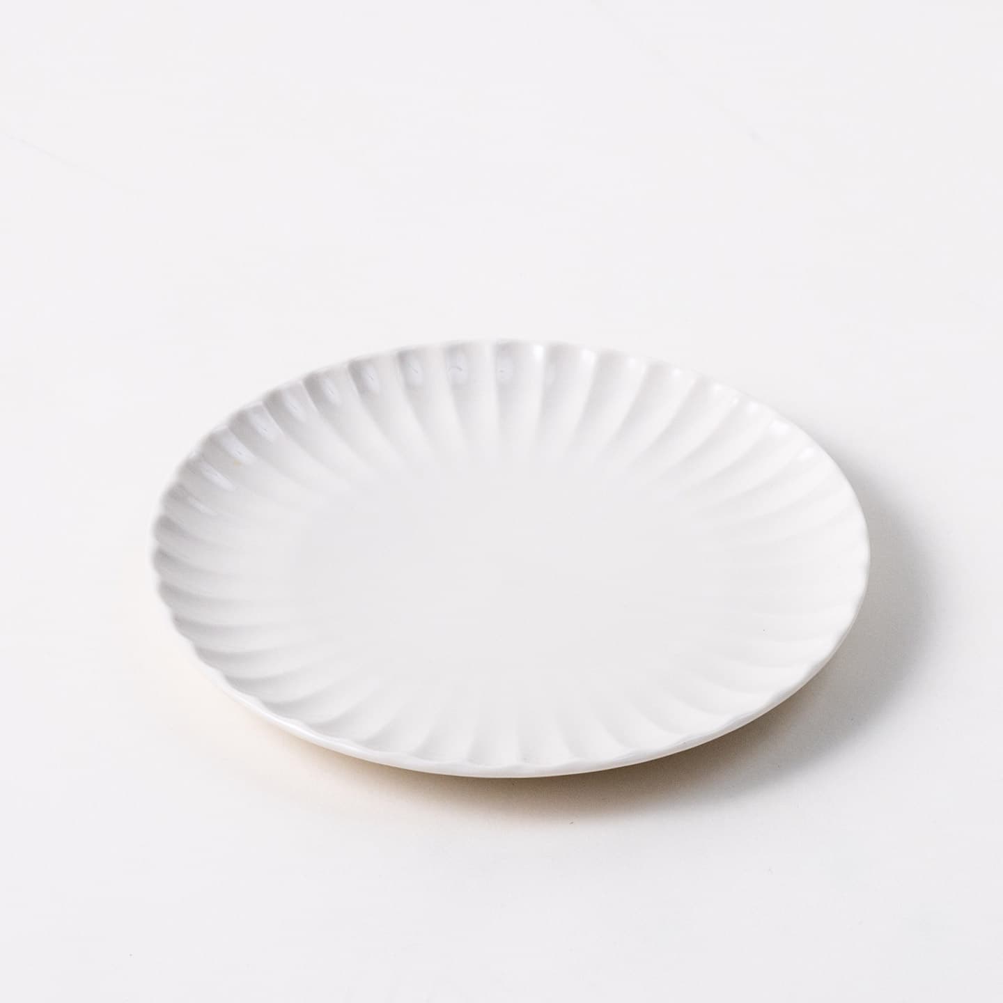 WHITE PLATE