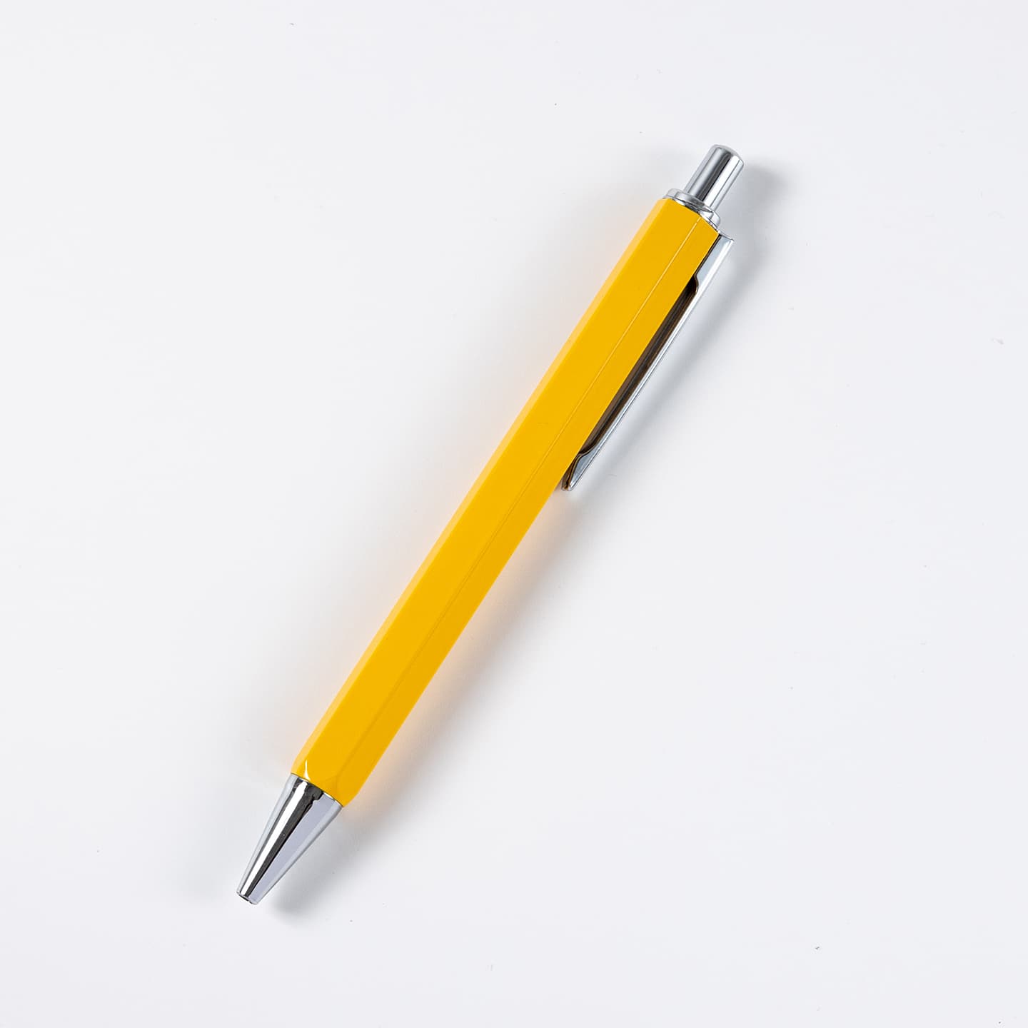 PEN/YELLOW