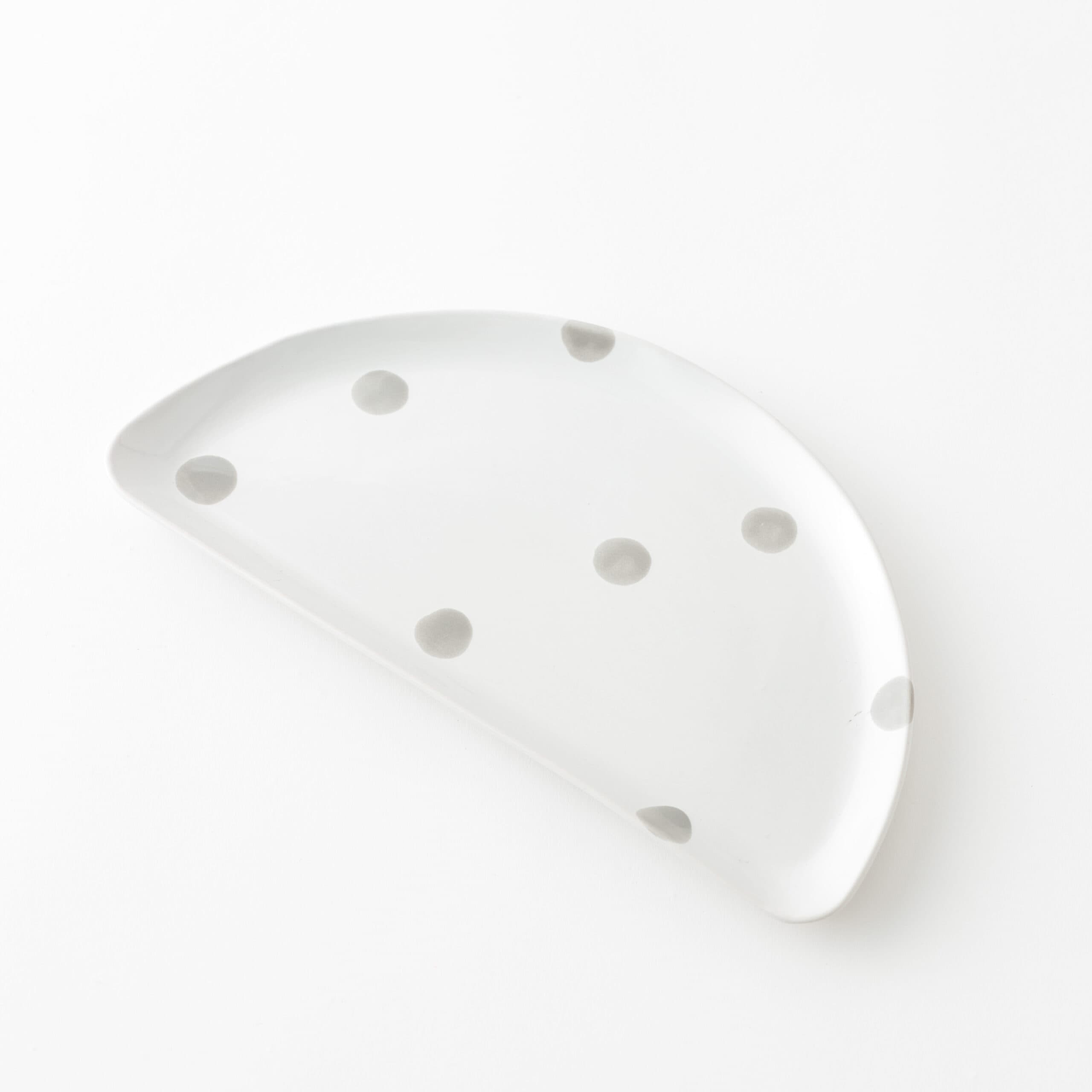 SEMICIRCULAR PLATE