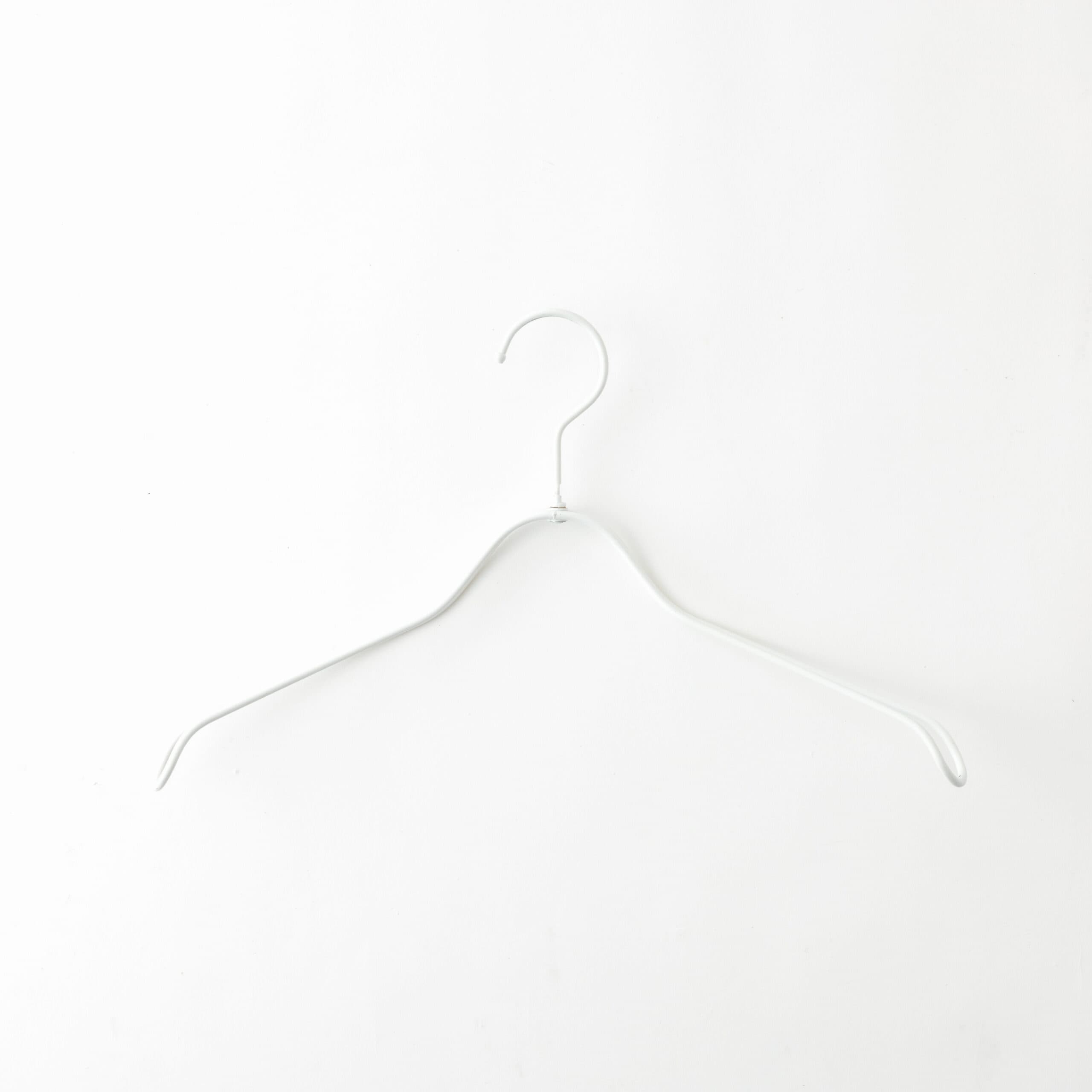 WHITE HANGER