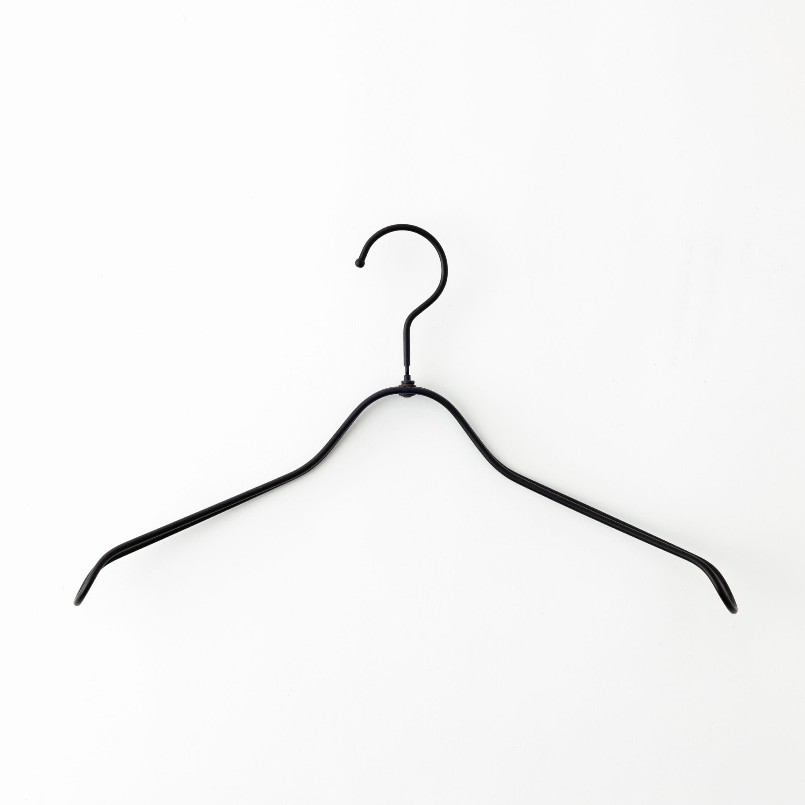 BLACK HANGER
